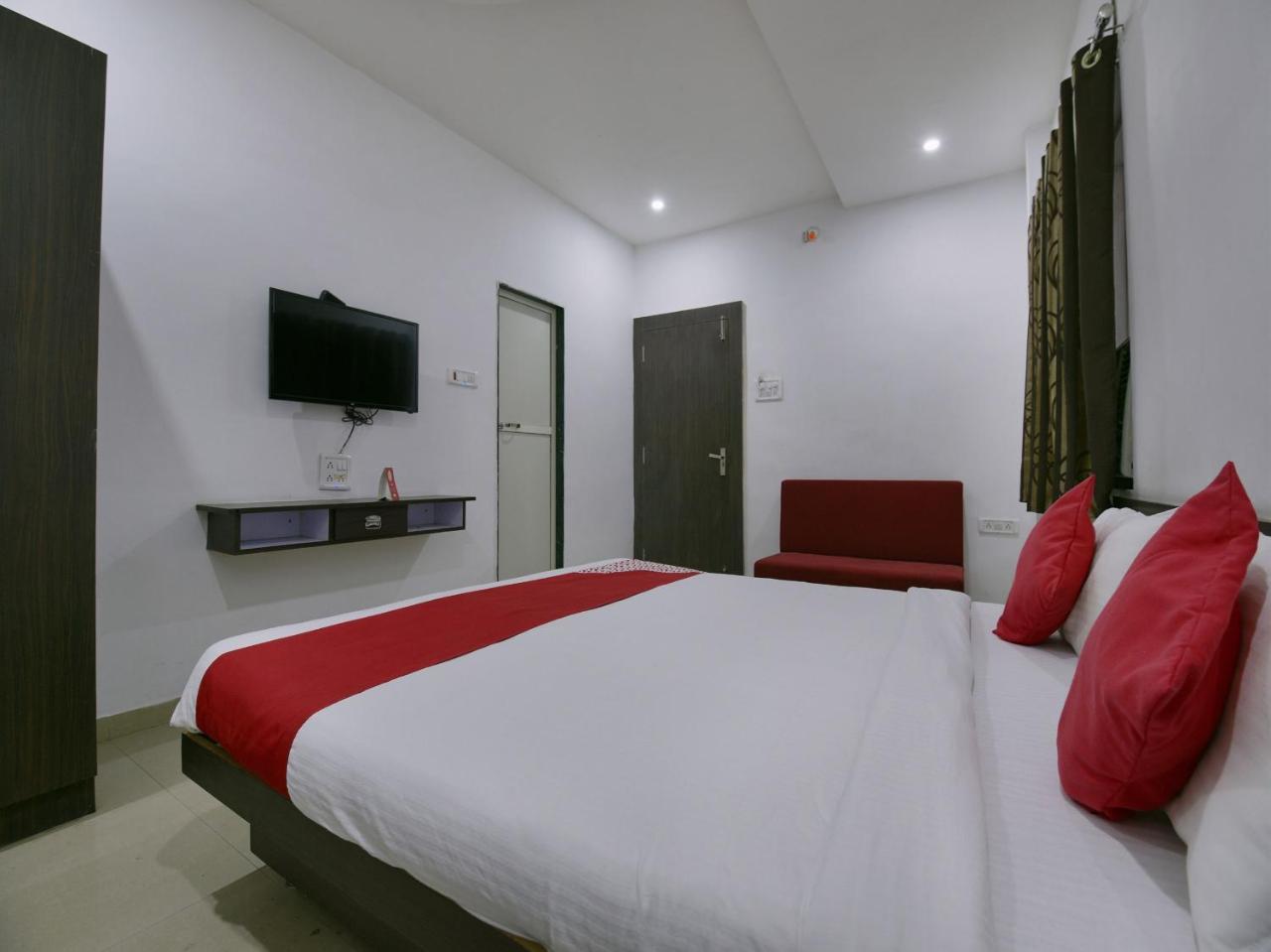 Oyo 9969 Hotel Kshipra Dham Ujjain Eksteriør billede