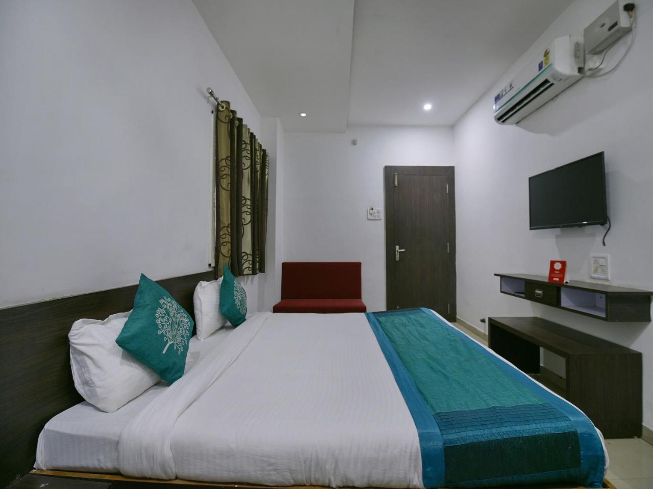 Oyo 9969 Hotel Kshipra Dham Ujjain Eksteriør billede