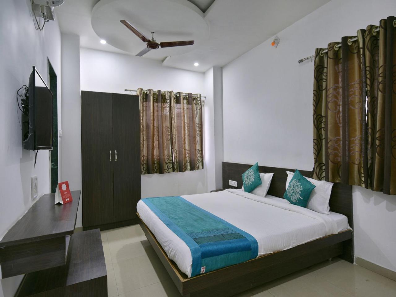 Oyo 9969 Hotel Kshipra Dham Ujjain Eksteriør billede