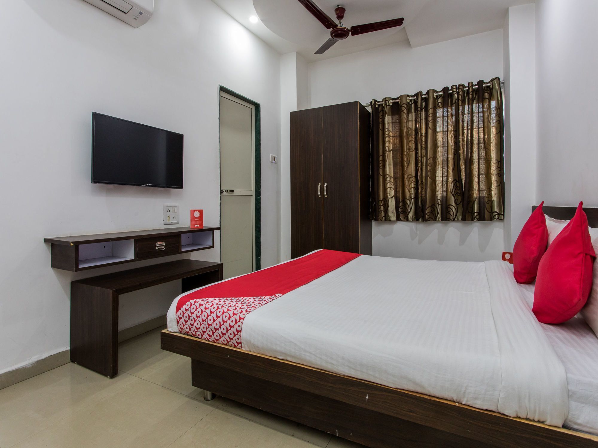 Oyo 9969 Hotel Kshipra Dham Ujjain Eksteriør billede