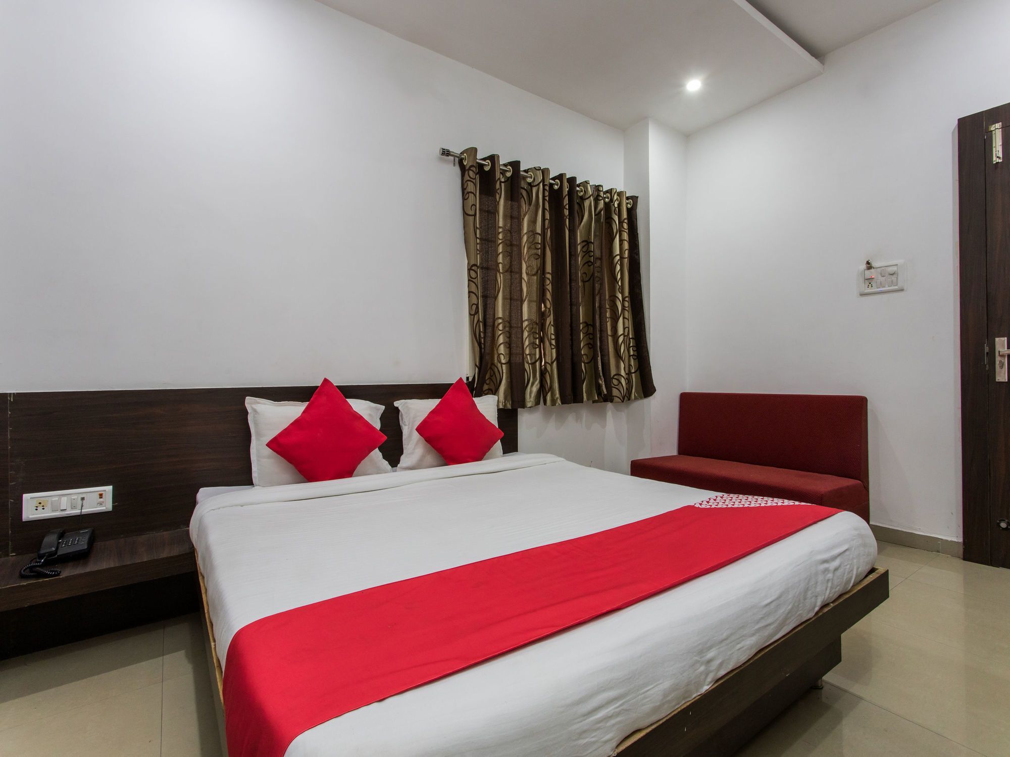 Oyo 9969 Hotel Kshipra Dham Ujjain Eksteriør billede
