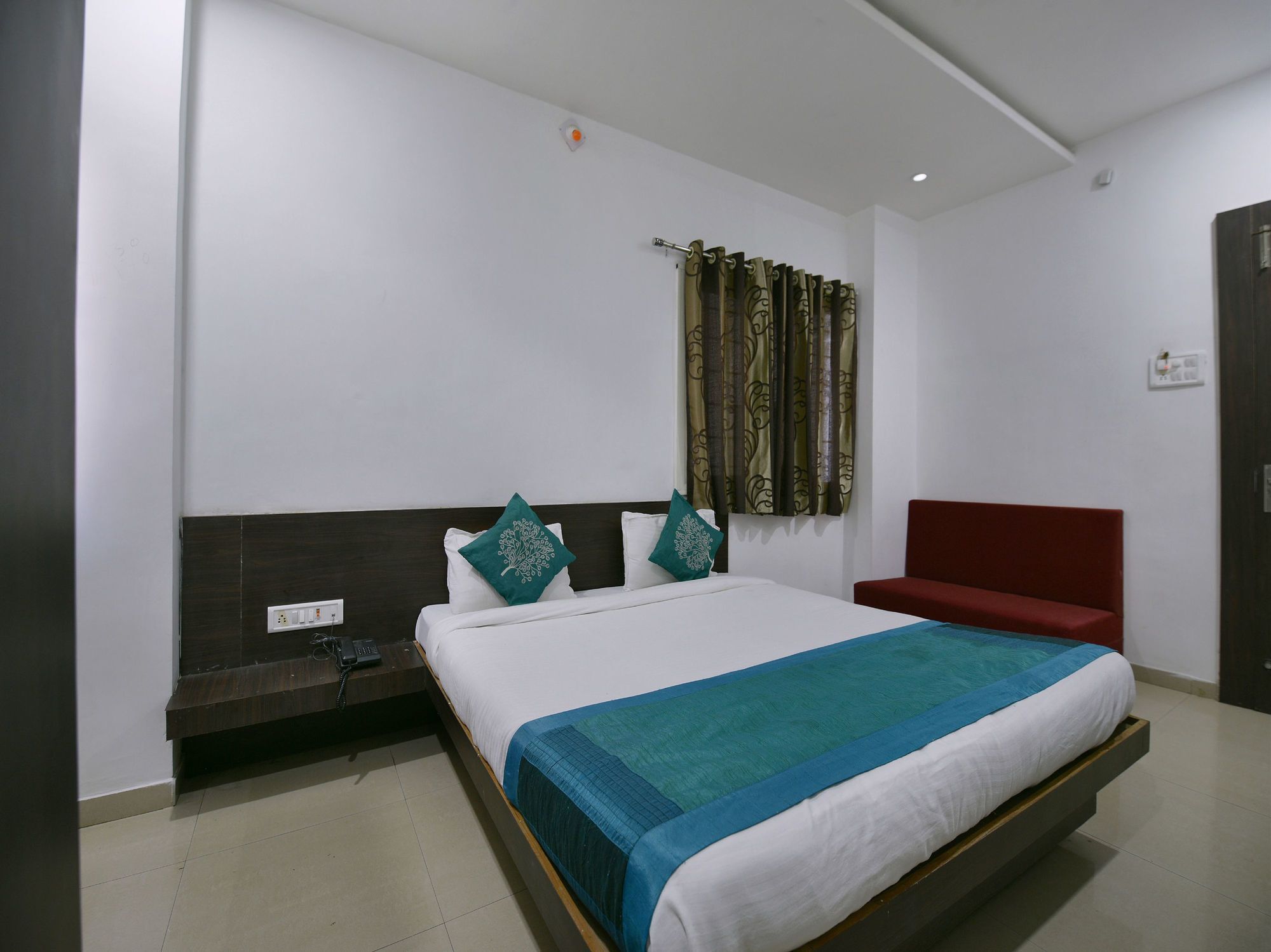 Oyo 9969 Hotel Kshipra Dham Ujjain Eksteriør billede