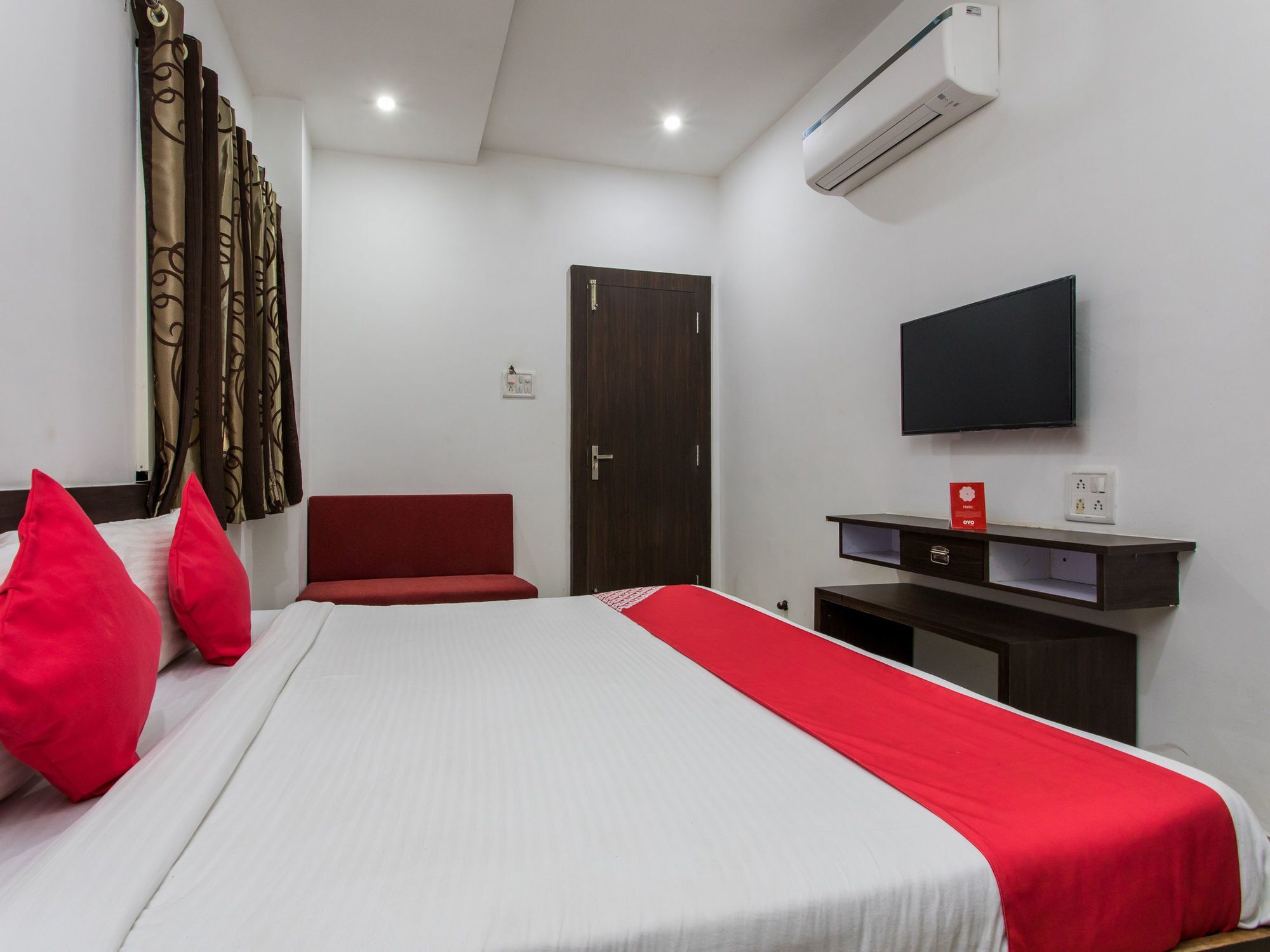 Oyo 9969 Hotel Kshipra Dham Ujjain Eksteriør billede